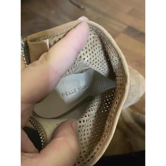 Pelle Moda Perforated Suede Wedge Booties Sz 6 - Picture 6 of 7